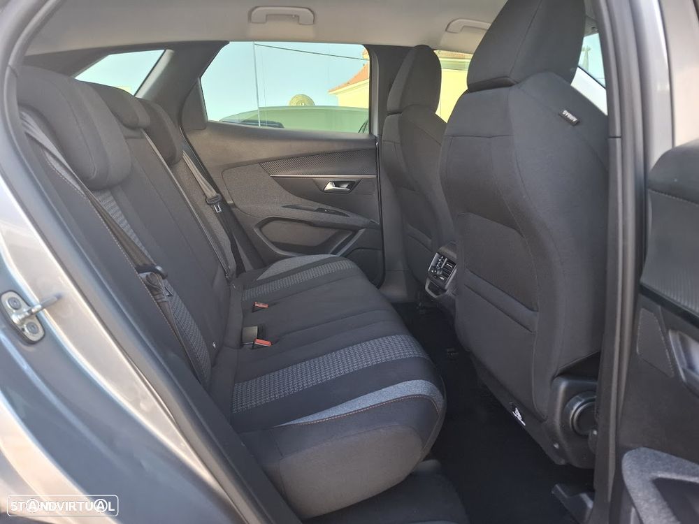 Peugeot 3008 PureTech 130 Stop & Start GPF EAT8 Active Business-Pack - 35