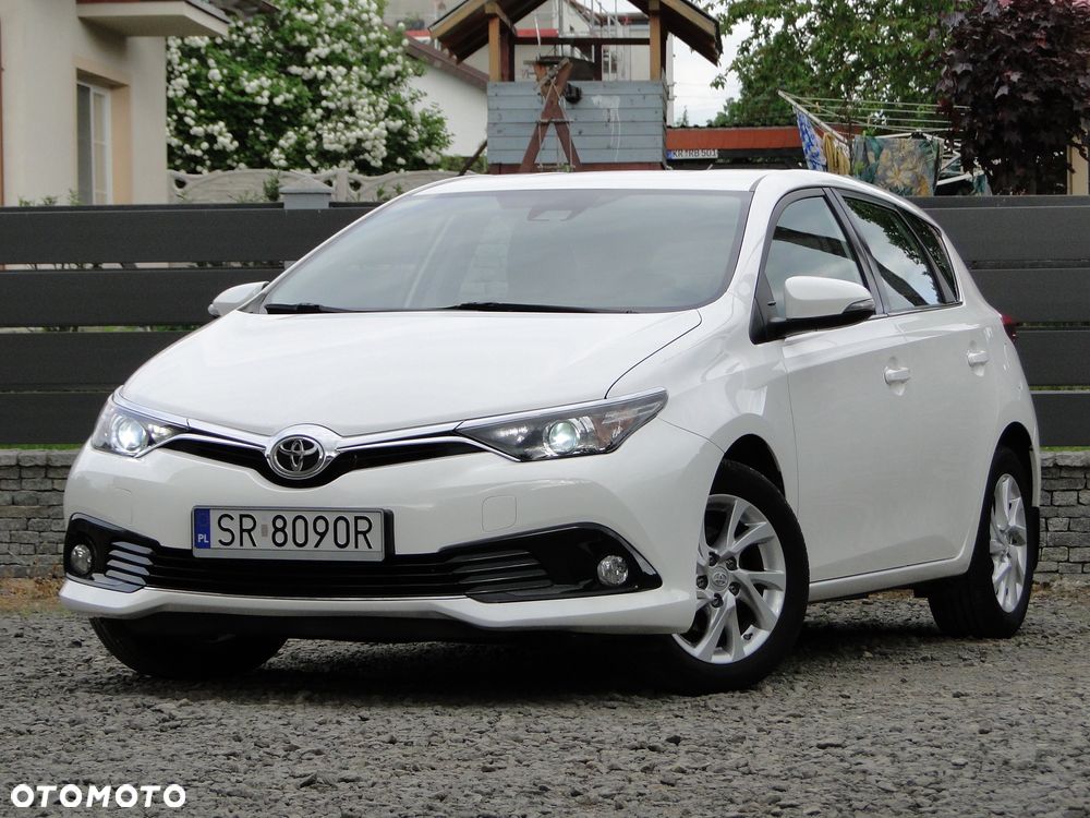 Toyota Auris 1.6 Premium - 1