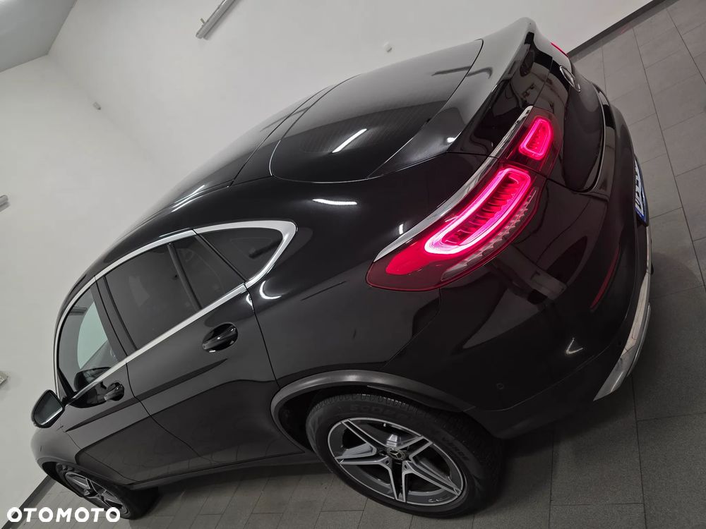 Mercedes-Benz GLC 300 d 4Matic 9G-TRONIC AMG Line Plus - 34