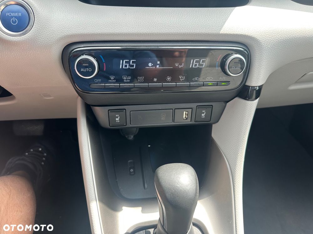 Toyota Yaris Hybrid 1.5 Premiere Edition - 25