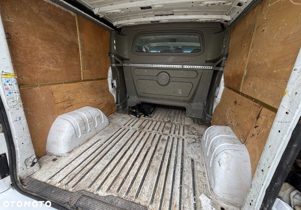 Opel Vivaro - 15