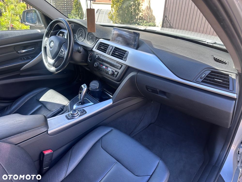 BMW Seria 3 320i Sport Line - 14