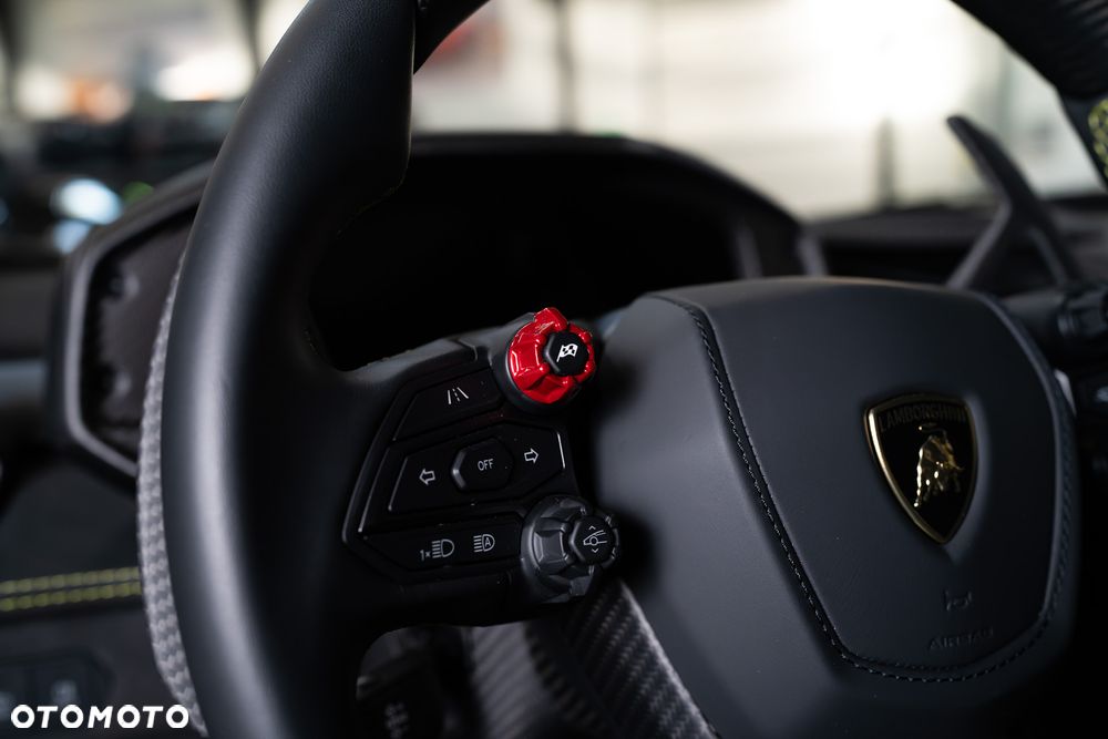 Lamborghini Revuelto - 22
