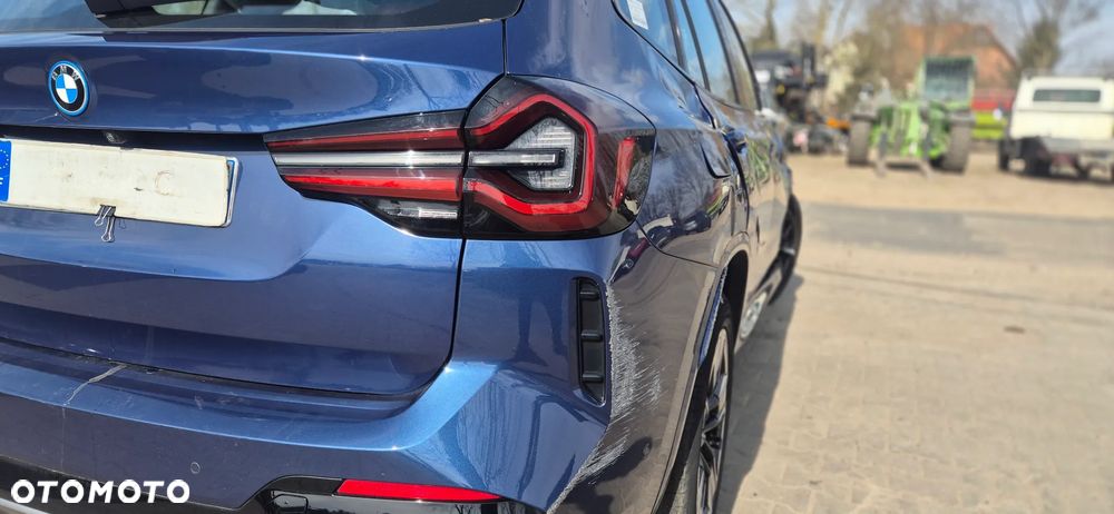 BMW iX3 - 18