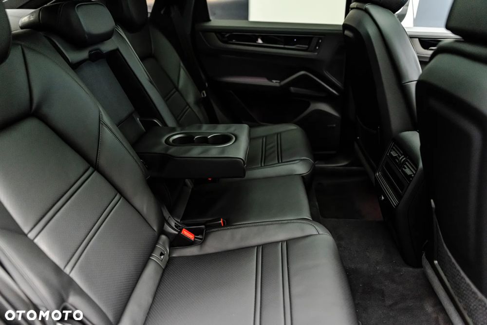 Porsche Cayenne Standard - 12