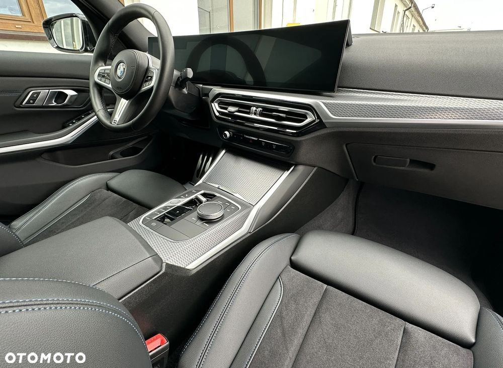 BMW Seria 3 318i M Sport - 22