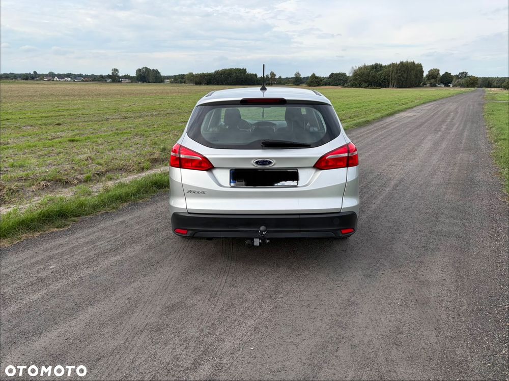 Ford Focus 2017 photo 2