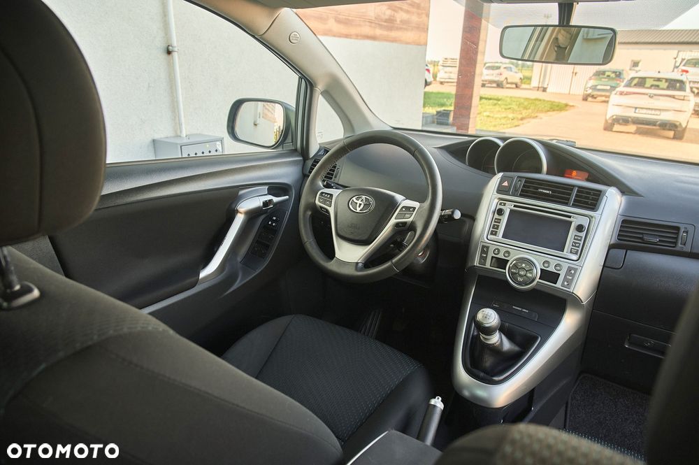 Toyota Verso 1.8 5-Sitzer Executive - 2
