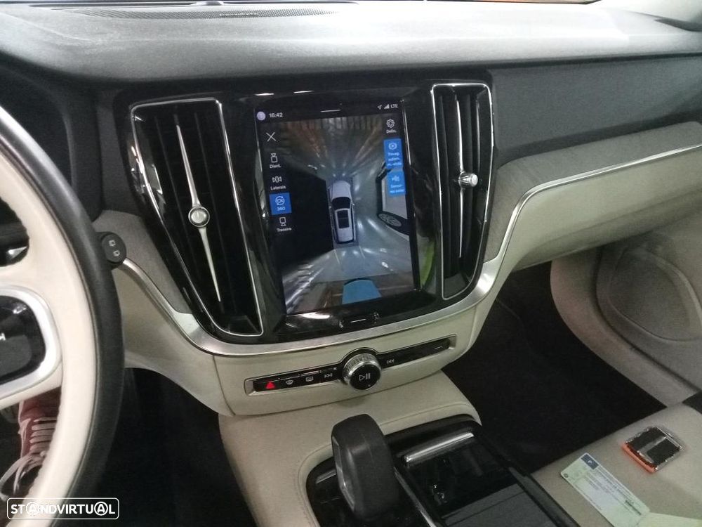 Volvo V60 2.0 T8 AWD TE Plus Bright - 8