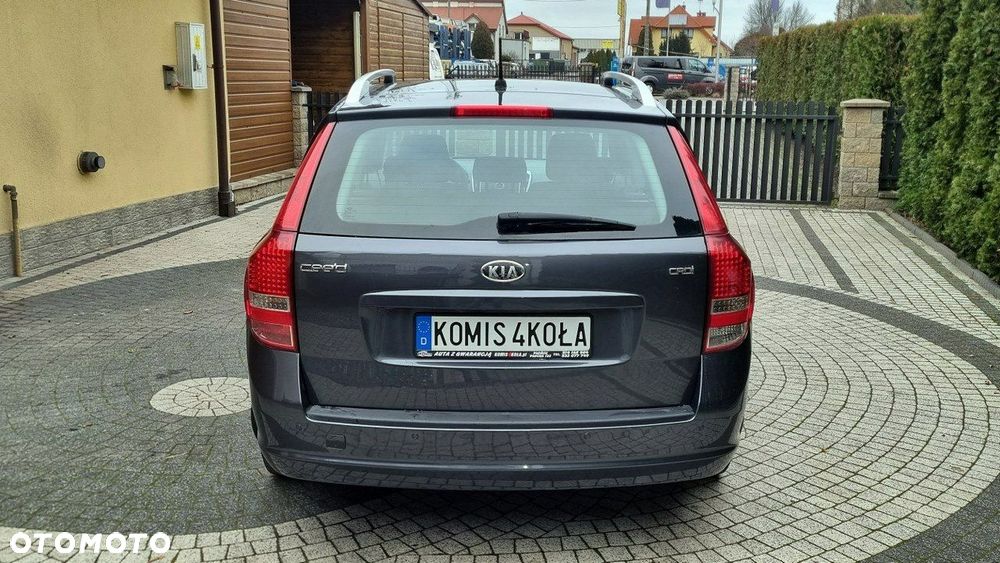Kia Ceed - 4