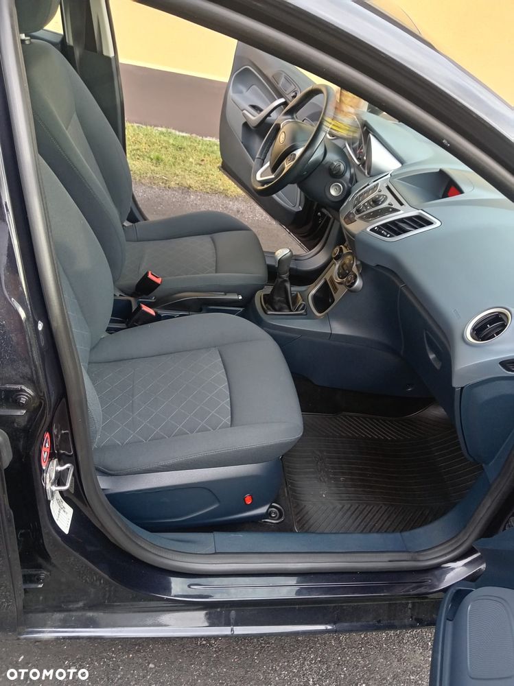 Ford Fiesta 1.25 Ghia - 11