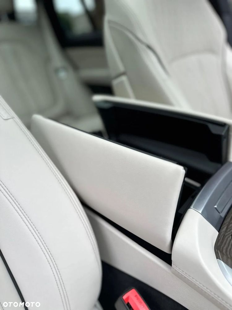 BMW X5 xDrive45e - 26