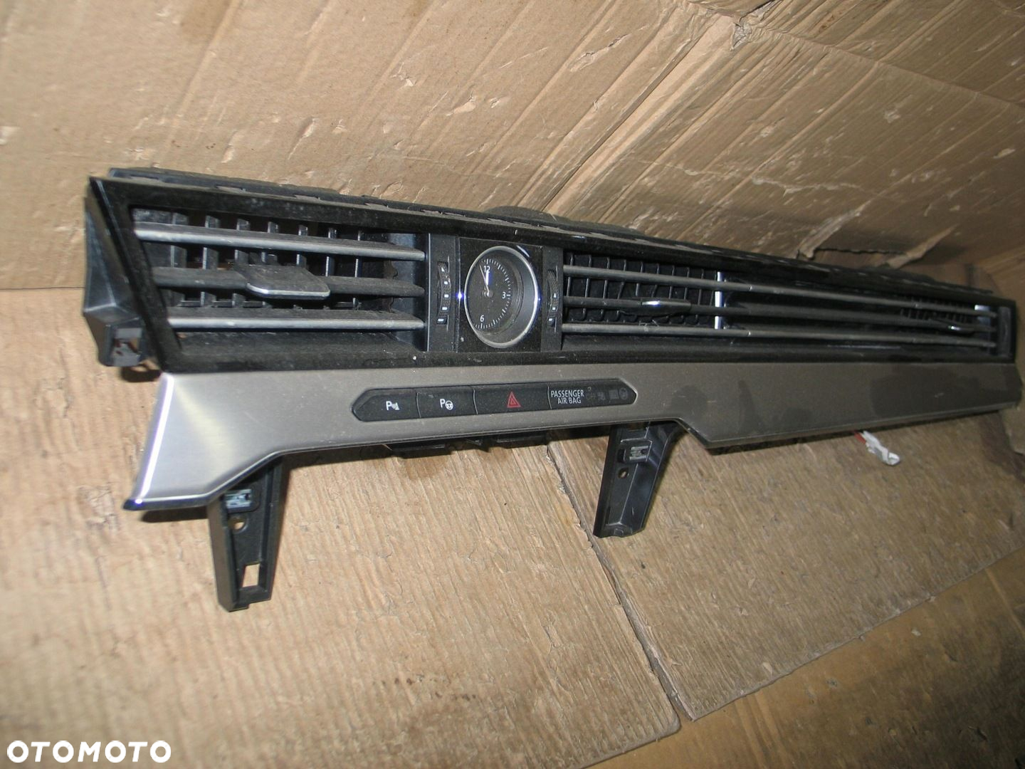 Listwa dekor kratka nawiewu zegarek vw passat B8 3G1853262AJ - 4