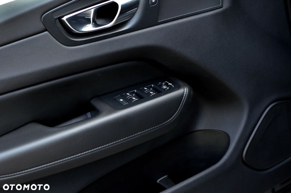 Volvo XC 60 T6 AWD Plug-In Hybrid Inscription Expression - 19