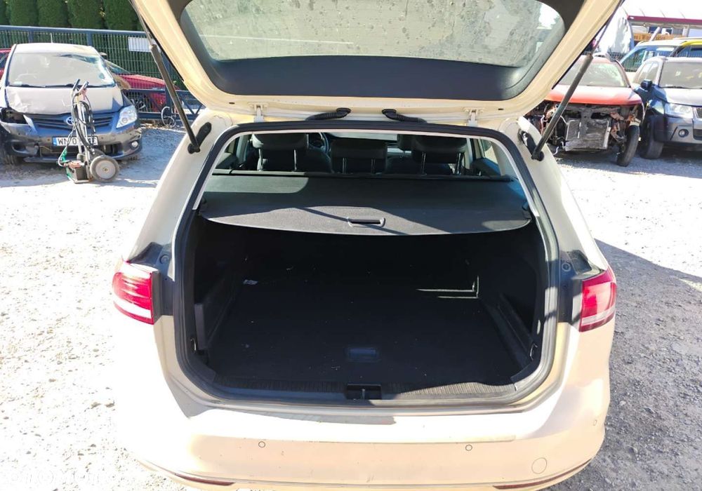 Volkswagen Passat - 22