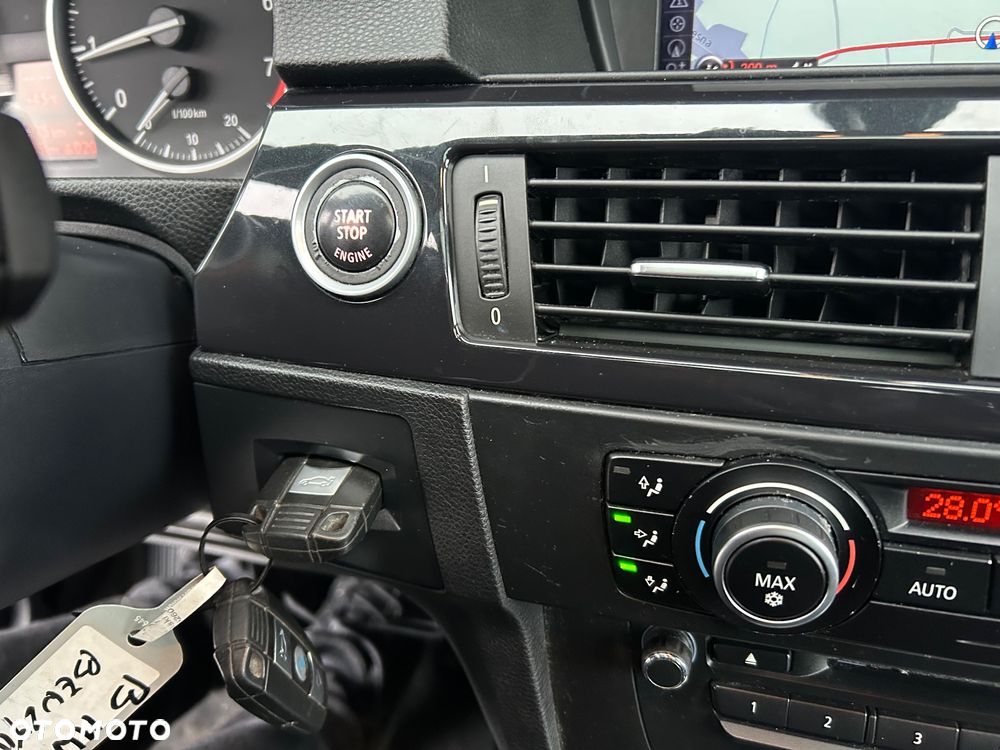 BMW Seria 3 320i - 36