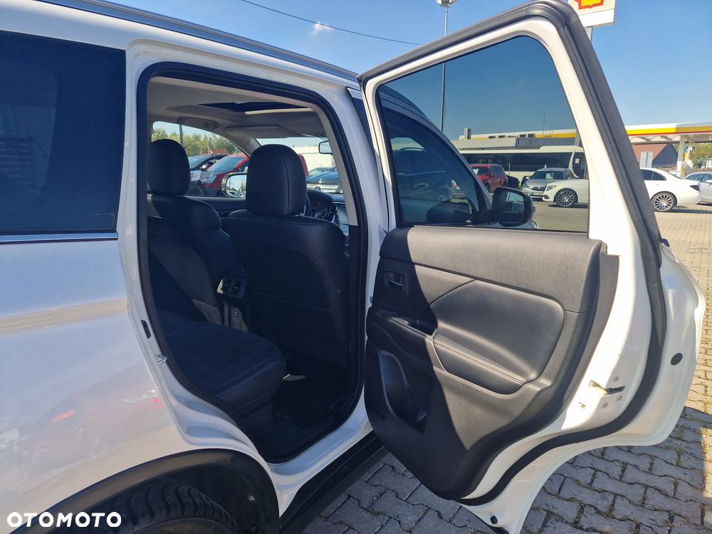 Mitsubishi Outlander 2.0 2WD CVT Diamant - 35