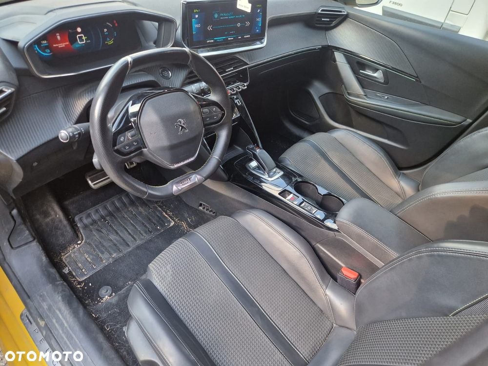 Peugeot 208 - 6