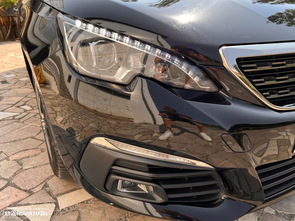Peugeot 308 1.2 PureTech Allure - 25