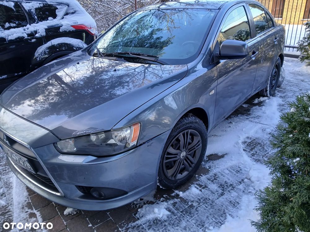 Mitsubishi Lancer 1.5 Inform - 2