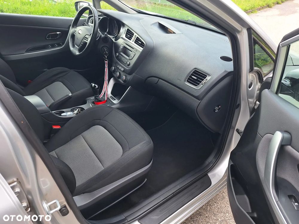 Kia Ceed 1.6 GDI L DCT - 17