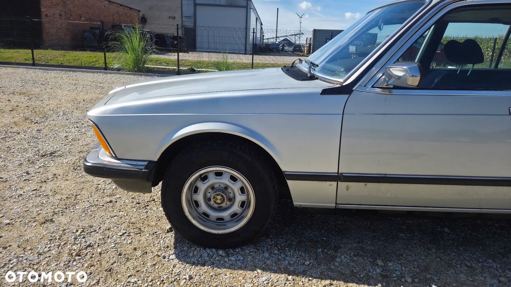 BMW Seria 7 - 27