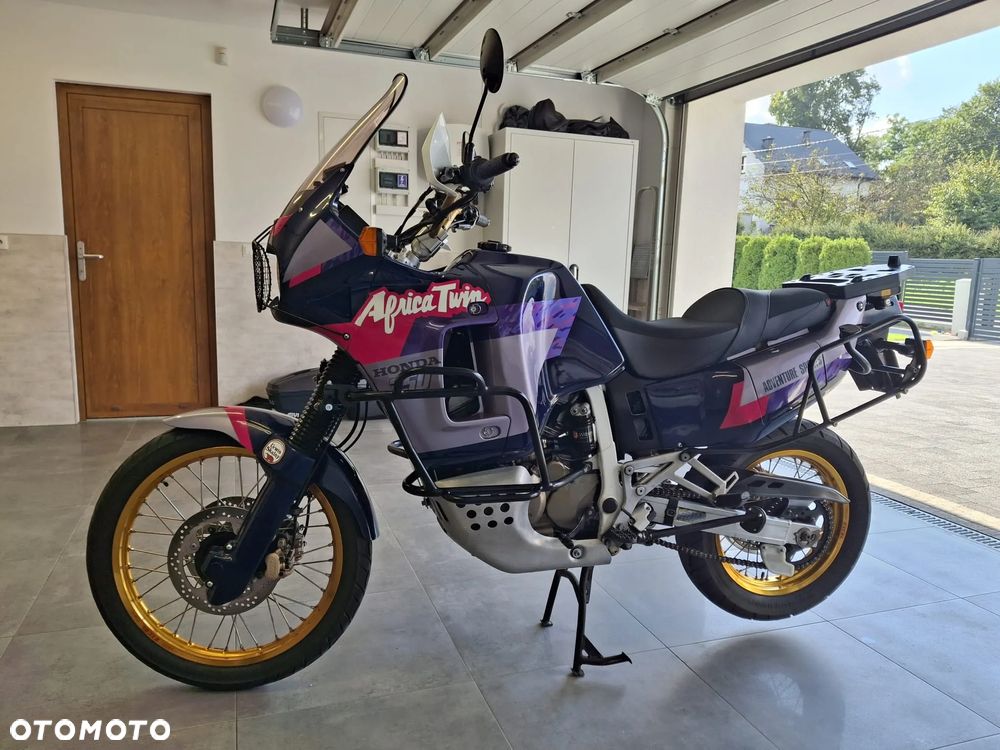 Honda XRV