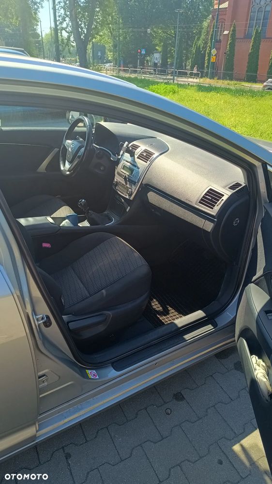 Toyota Avensis 2.0 D-4D Active - 12