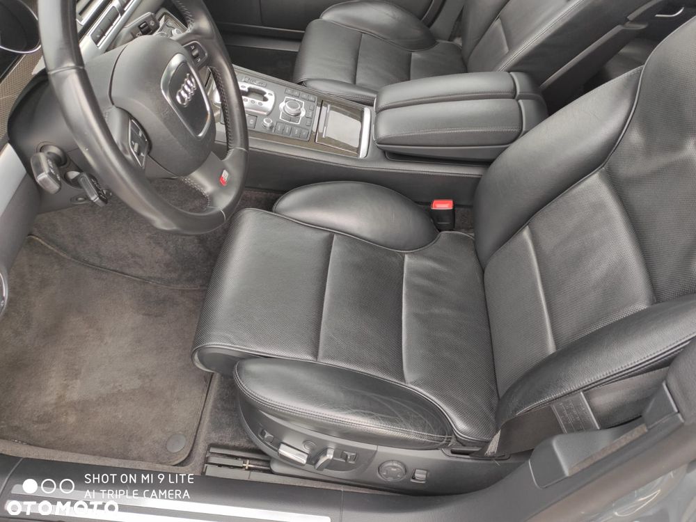Audi S8 - 35