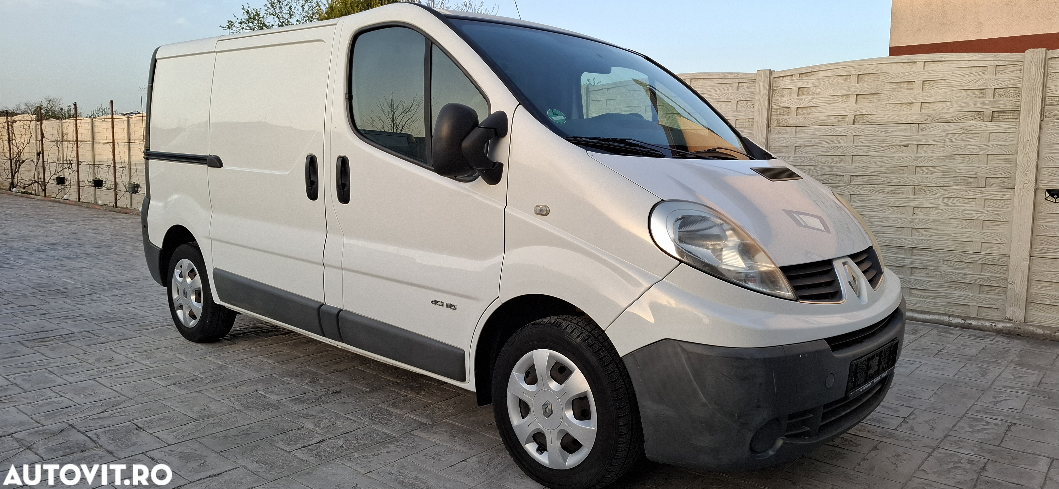 Renault Trafic 2.0 dCi 115 Combi L2H1 - 2