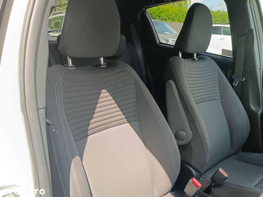 Toyota Yaris - 24