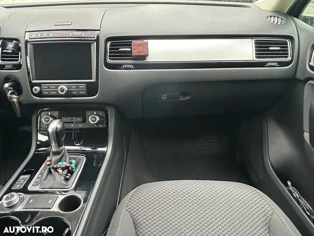 Volkswagen Touareg 3.0 V6 TDI BMT - 9