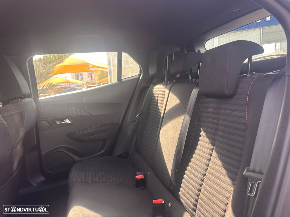 Peugeot 2008 1.2 PureTech Active Pack - 44