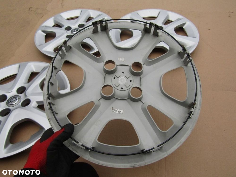 4x Kołpaki Strukturalne 15 Opel Corsa D E Adam Meriva Karl 4x100 - 15
