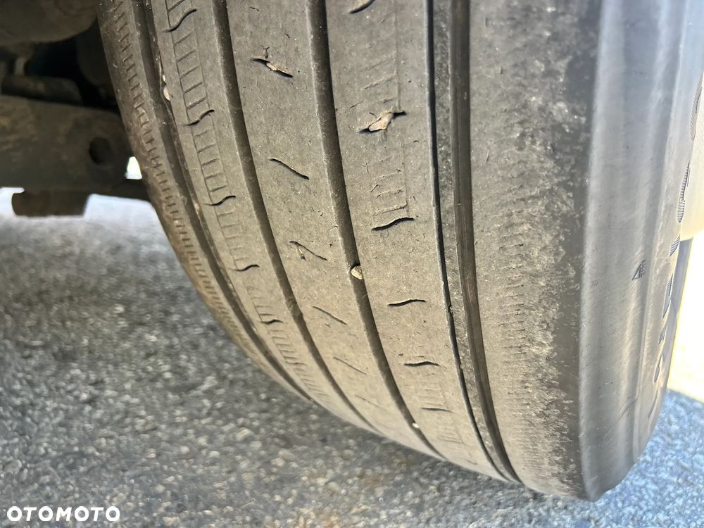 Mercedes-Benz ANTOS 2527 6X2*4 EURO6 BOX L-9700mm - 18