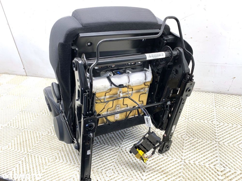 FOTEL LEWY PRZÓD  RENAULT MEGANE CC (EZ0/1_) 2010 - 2022 1.4 TCe (EZ0F, EZ1V) 96 kW [131 KM] - 11