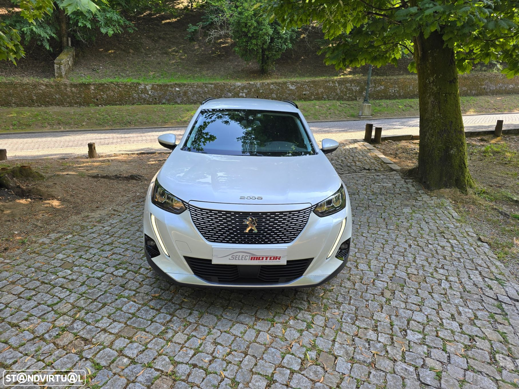 Peugeot e-2008 50 kWh Allure - 3