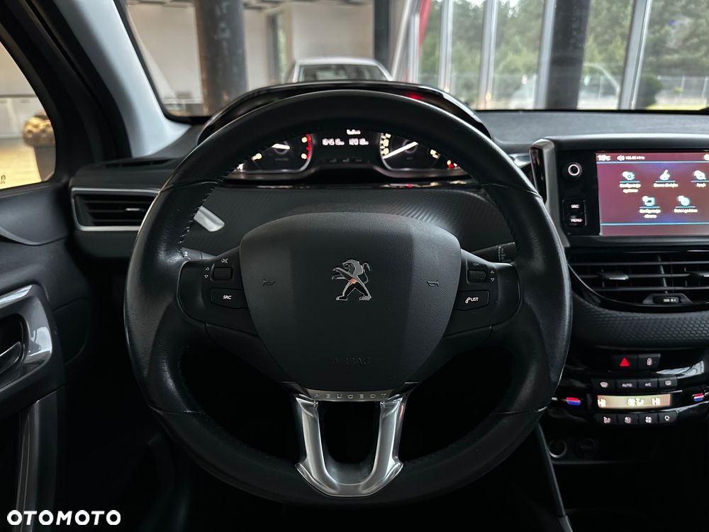 Peugeot 2008 1.6 BlueHDi Style - 26
