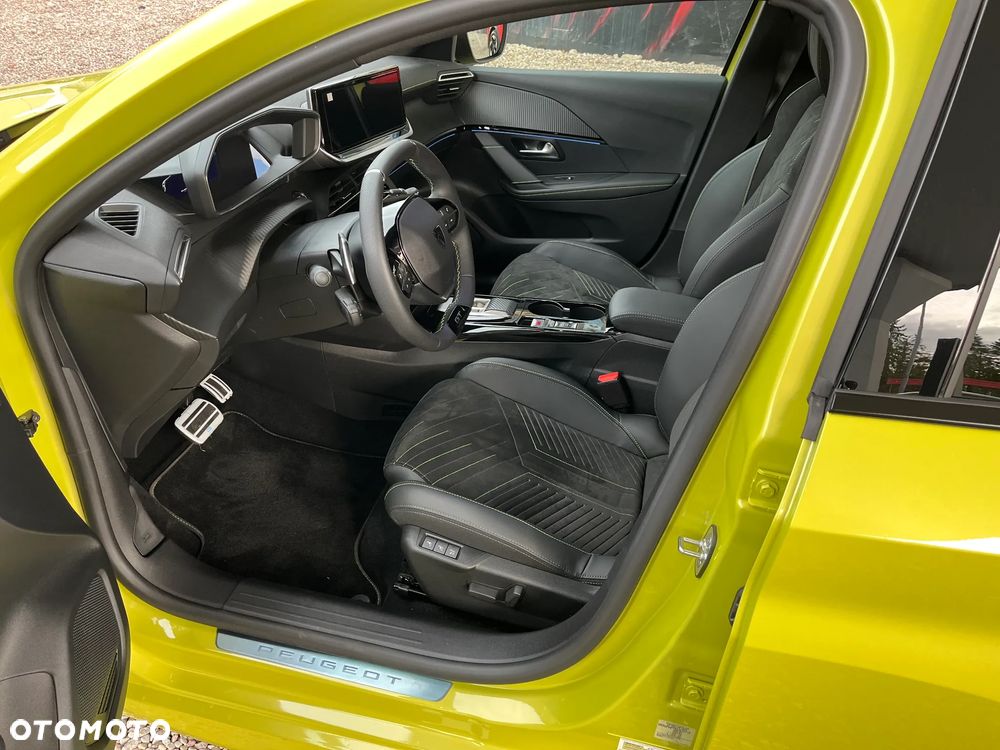 Peugeot 208 1.2 mHEV GT - 22