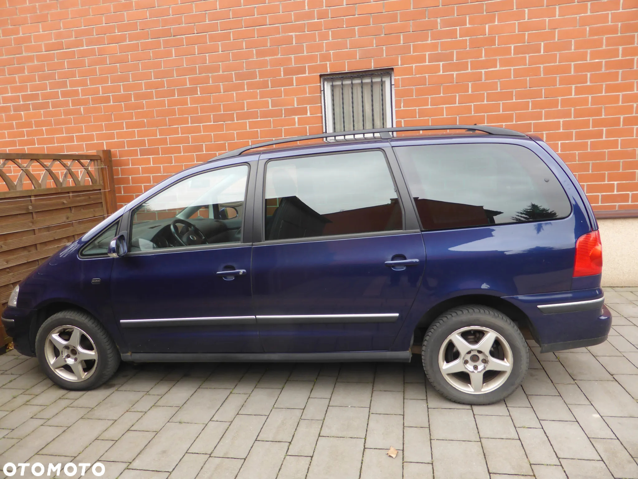 Volkswagen Sharan 2.0 TDI Basis - 2
