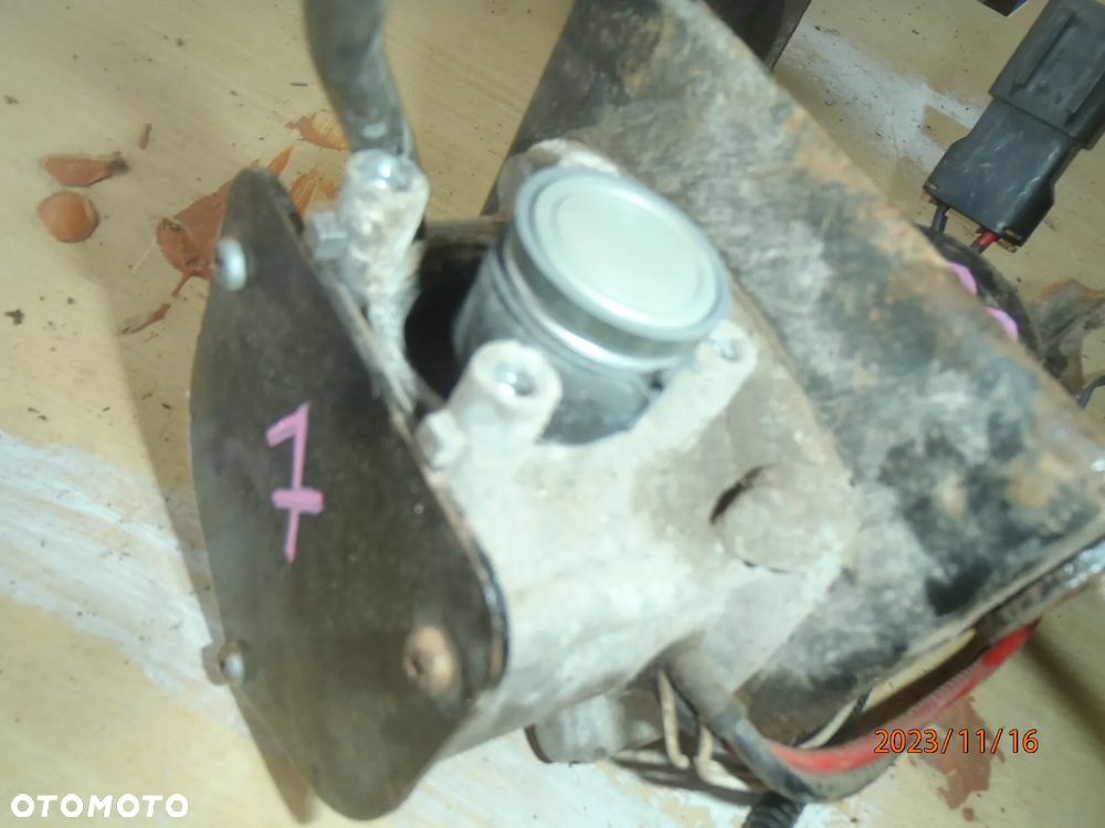 kompresor pompka zawieszenie silniczek  mocowanie tłok głowica zawór czujnik przewód wiązka kostka zbiorniczek range rover sport l320 discovery - 21