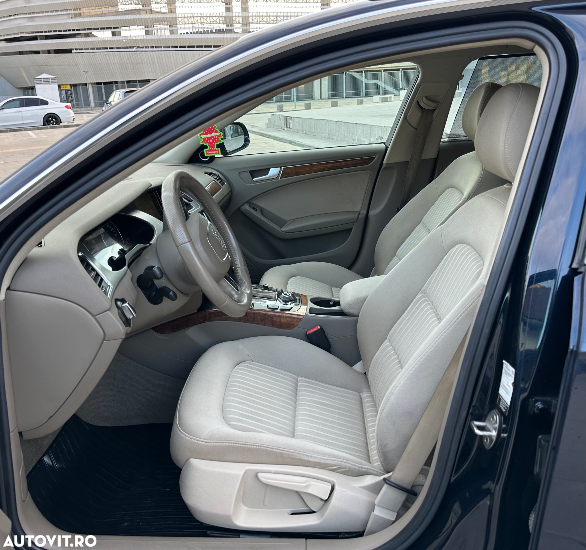 Audi A4 Avant 2.0 TDI DPF multitronic Ambiente - 9