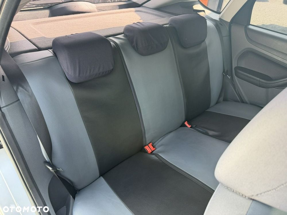 Ford Focus - 25