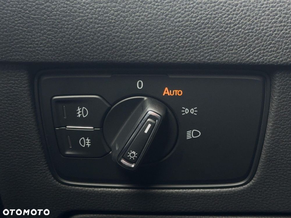 Volkswagen Passat 2.0 TSI Elegance DSG - 32
