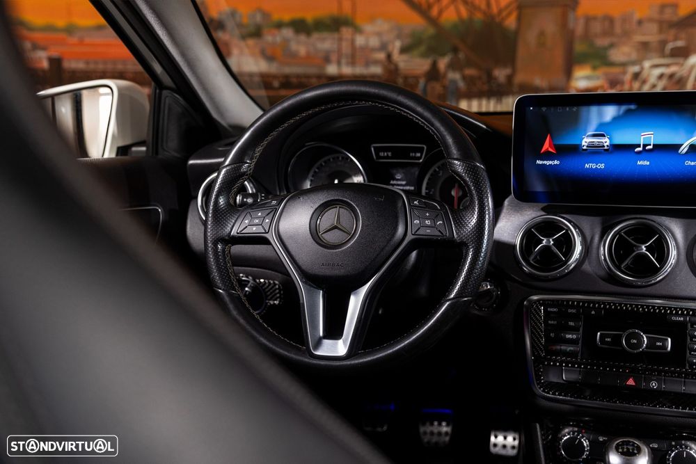 Mercedes-Benz GLA 200 d Urban - 11
