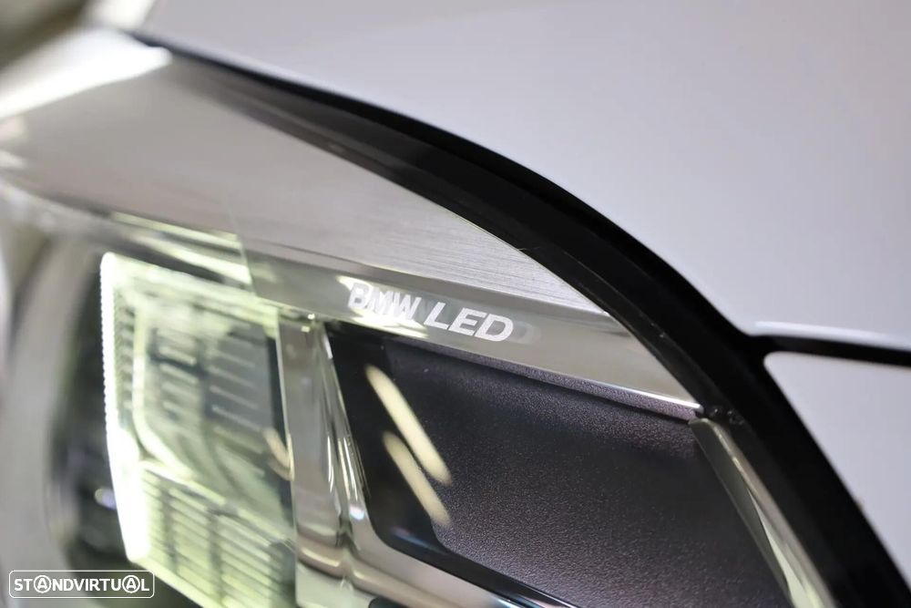 BMW 116 d Pack Desportivo M - 16