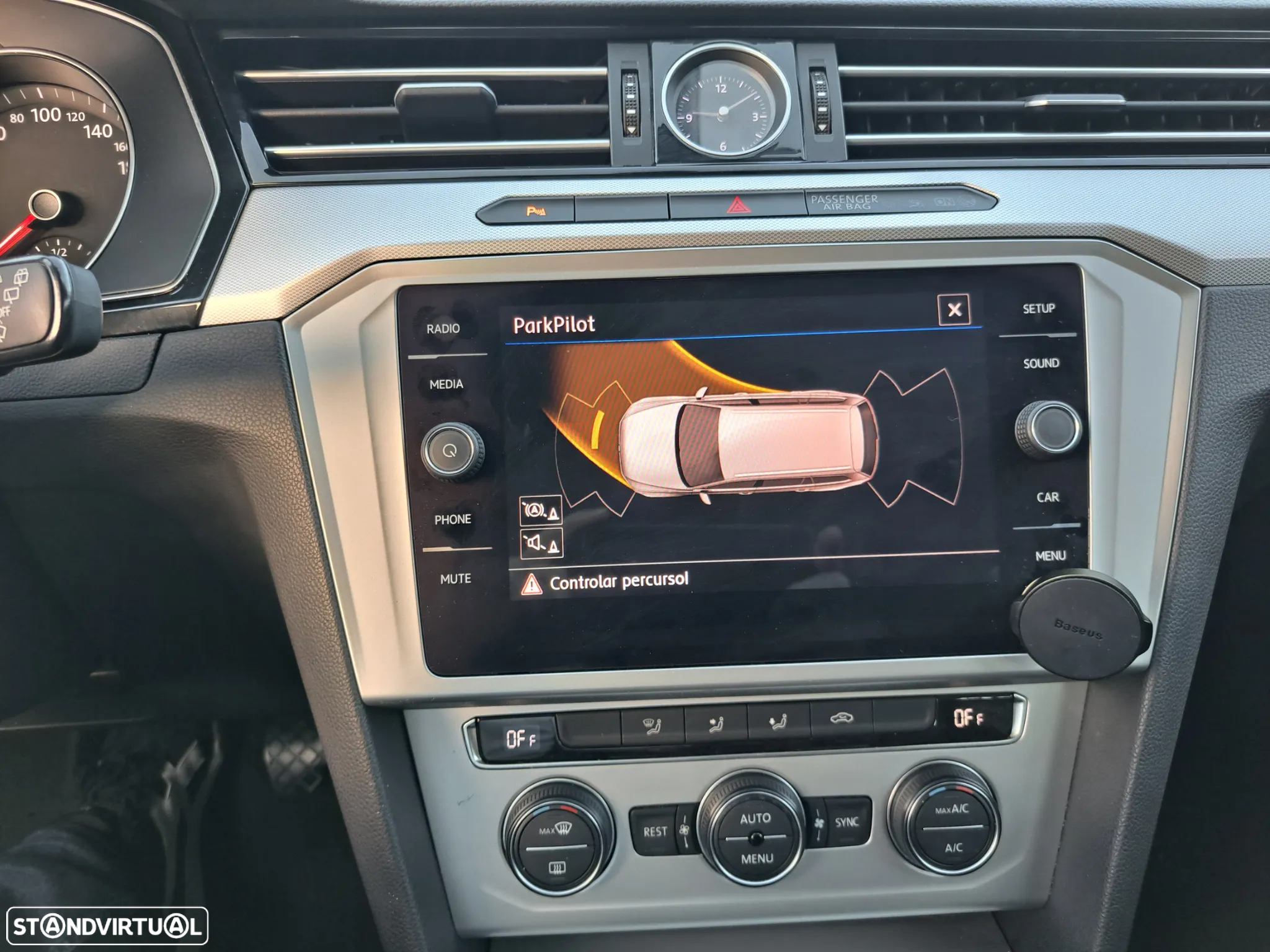 VW Passat Variant 1.6 TDI Highline - 24