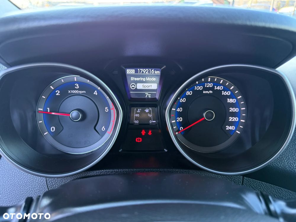 Hyundai i30 blue 1.6 CRDi Premium - 37