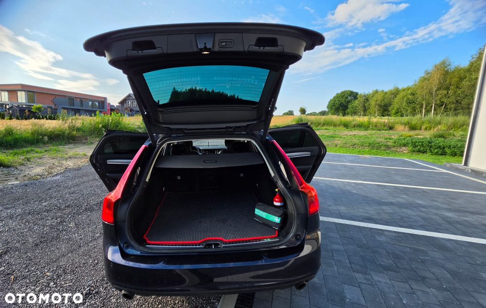 Volvo V90 D5 AWD R-Design - 9