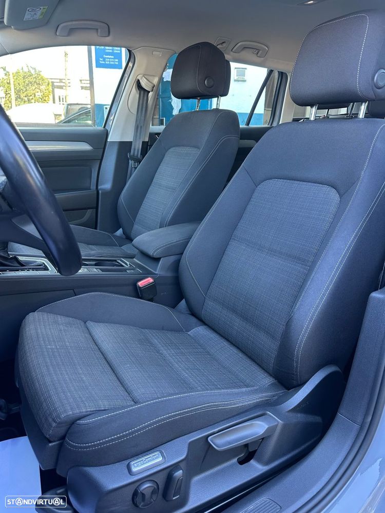 VW Passat Variant 2.0 TDi Business DSG - 11